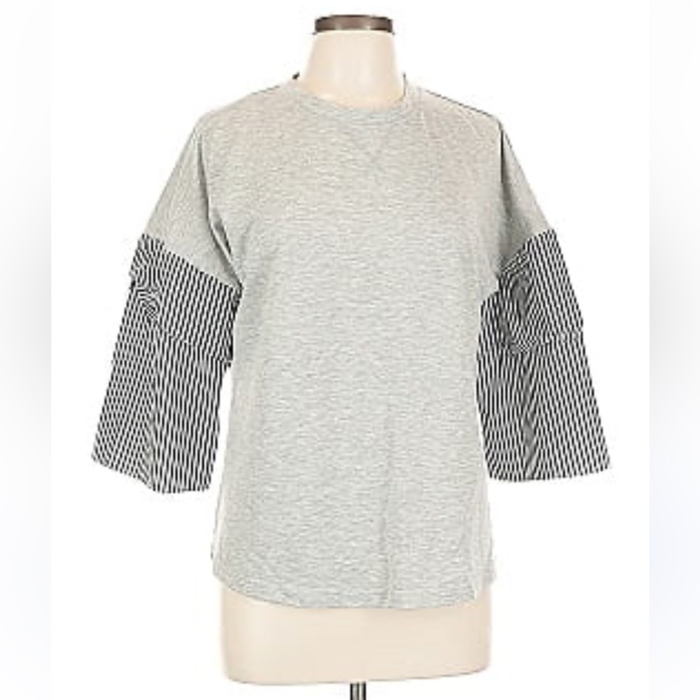New como blu Gray Striped Sleeve short Top sz medium
